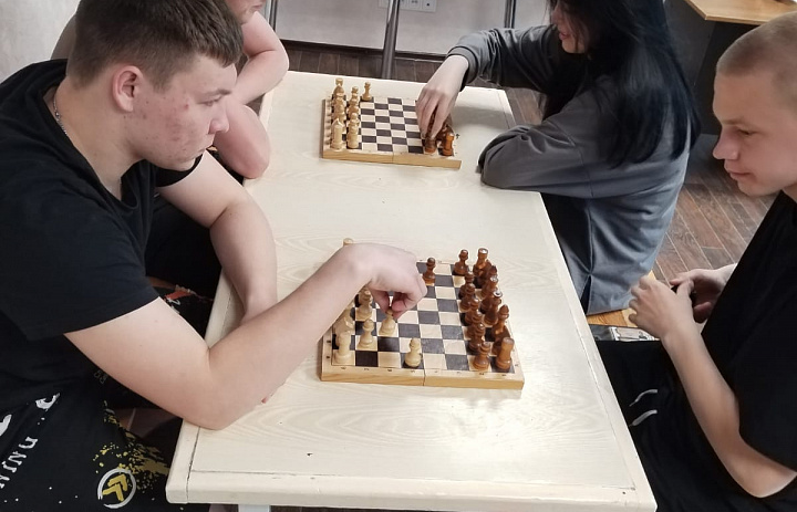 Дружеский турнир по шахматам и шашкам 