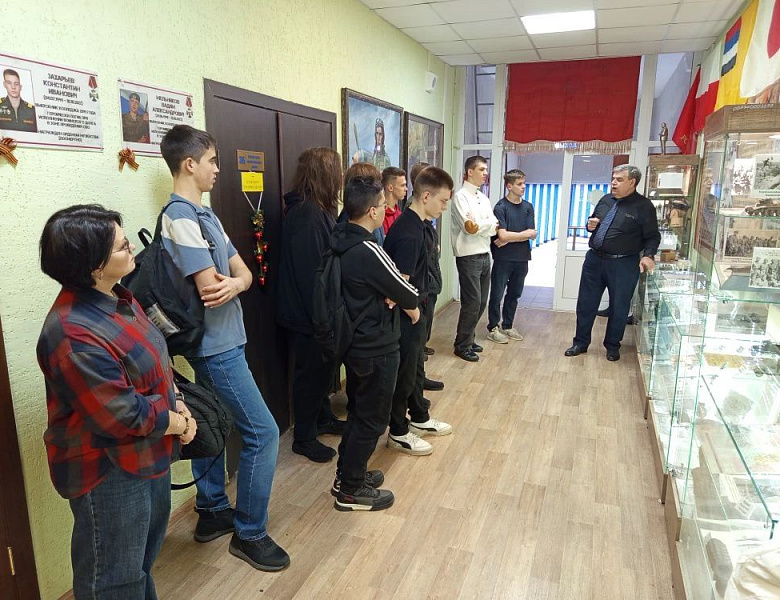 Путешествие в историю: студенты группы 28 побывали в музее «Солдат войны не выбирает»