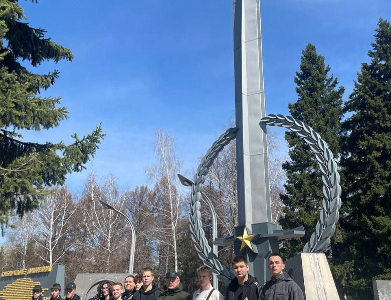 Экскурсия к одному из главных памятников Новосибирска — Монументу Славы.