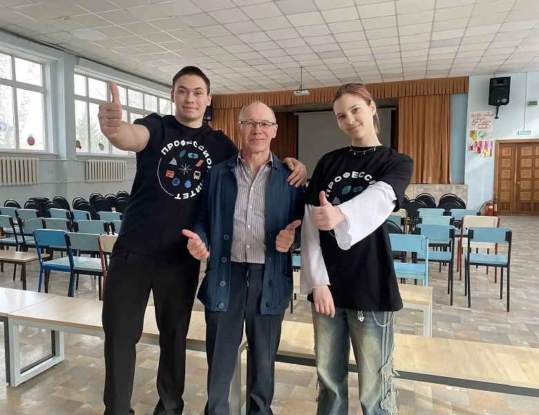 Амбассадоры Новосибирского архитектурно-строительного колледжа: о профессиях школьникам 65-й школы.