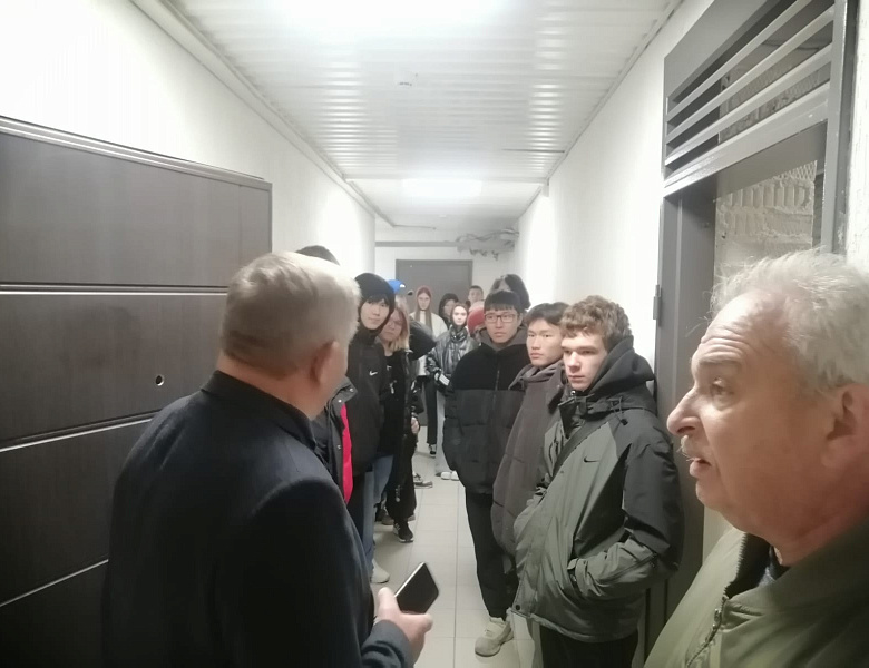Практико-ориентированные экскурсии к работодателю. 19 Группа посетила участок эксплуатации УК «Зелёный город» ЖК Бавария.
