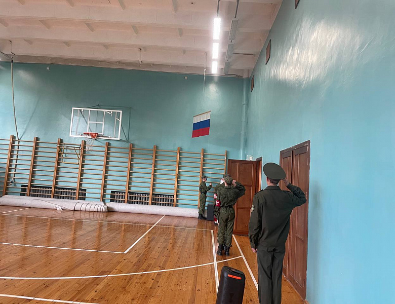 Первый подъём флага в этом учебном году!