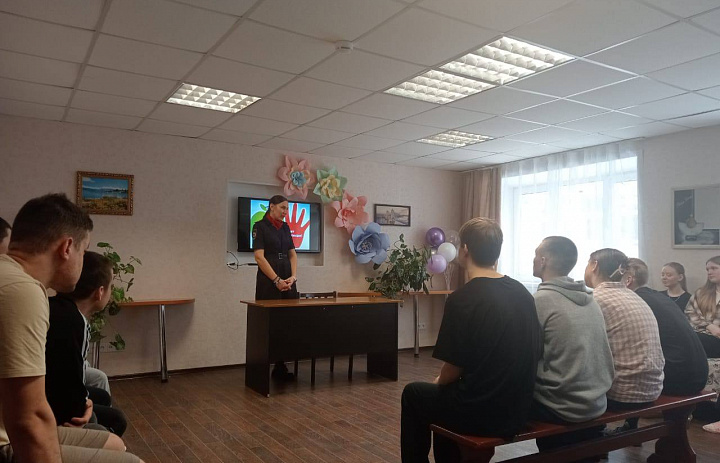 Профилактическая встреча студентов первого курса со   специалистом Управления по контролю за оборотом наркотиков ГУ МВД России по Новосибирской области