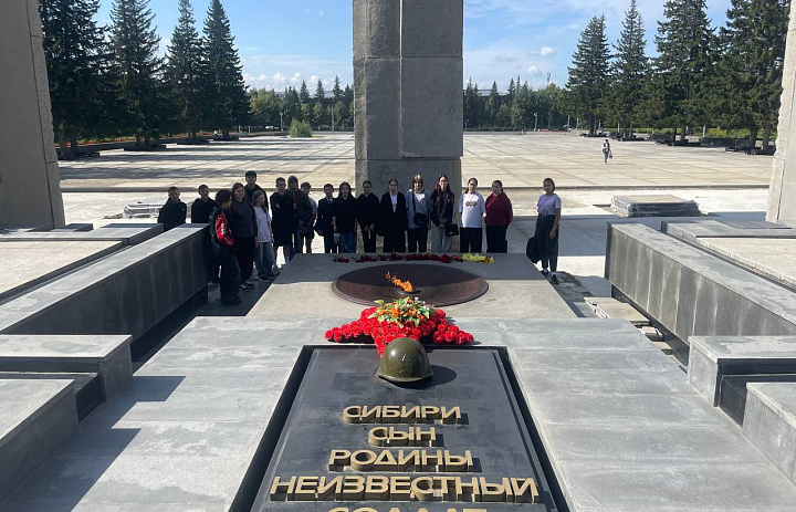Память объединяет: Студенты «НАСК» на Монументе Славы