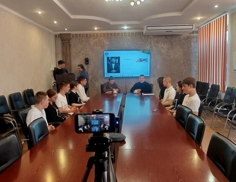Деловой завтрак с работодателем: студенты Новосибирского архитектурно-строительного колледжа встретились с представителями компании «Абис»