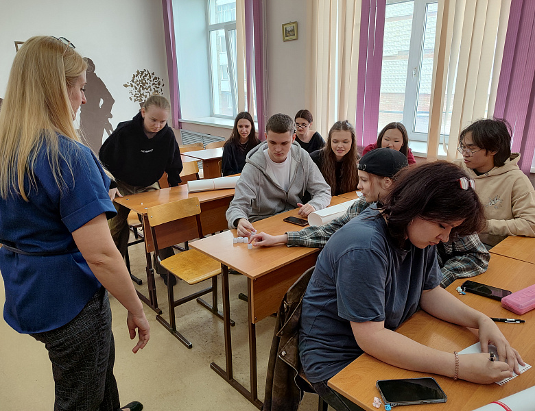 Как увидеть больше, чем кажется: опыт «6 шляп мышления»   