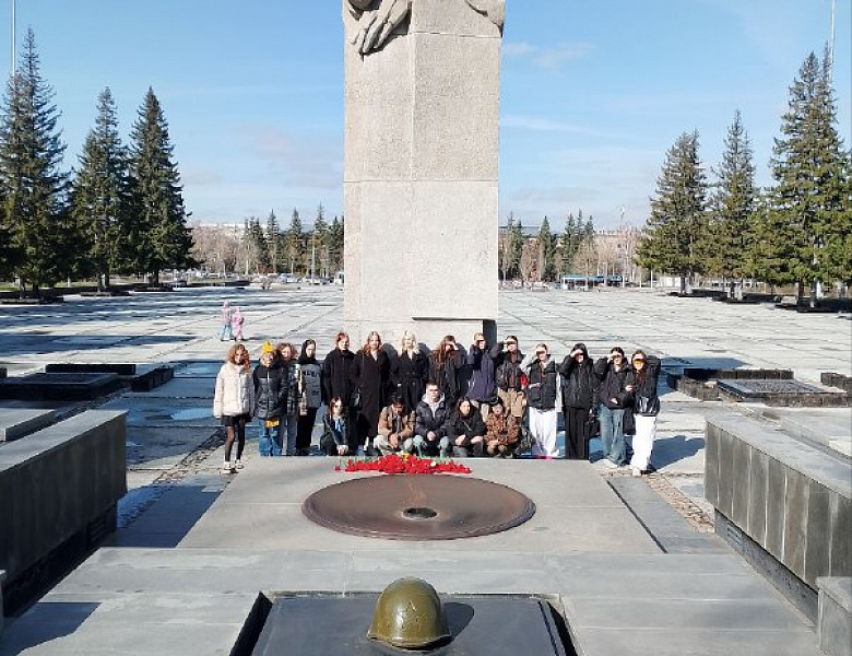 Студенты почтили память героев: экскурсия по Монументу Славы в преддверии 80-летия Победы
