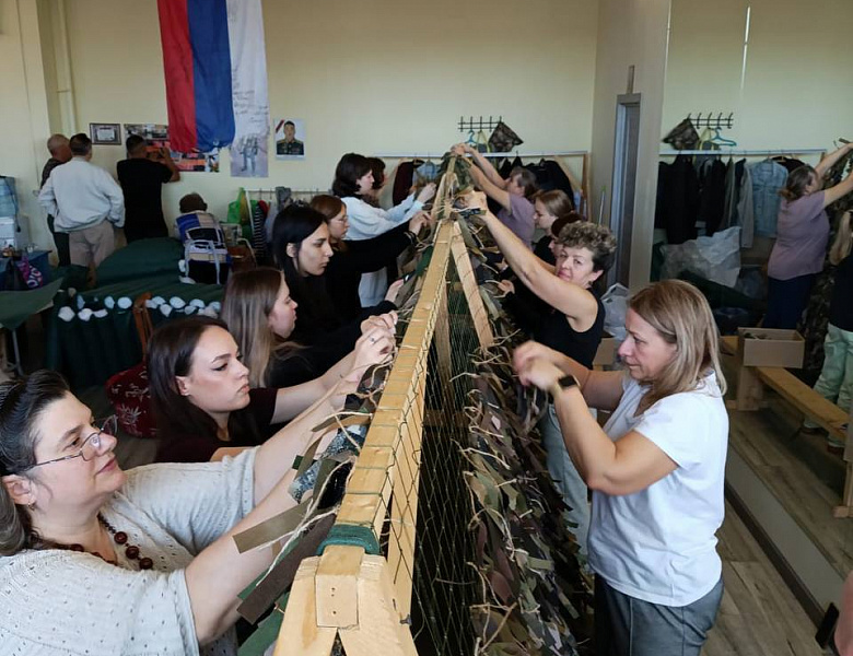 В новом учебном году мы продолжаем активную помощь в работе Фонда СвоихНебросаем