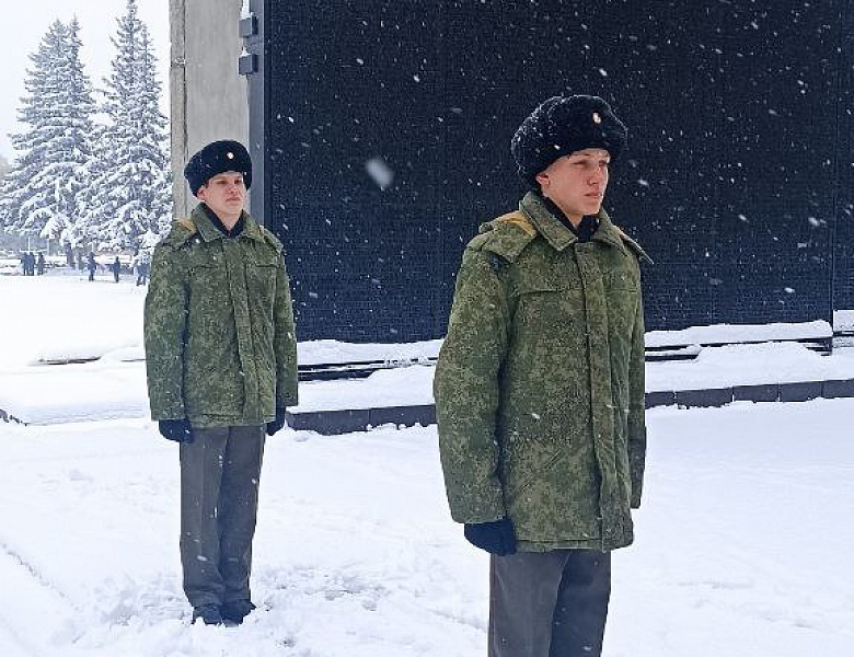 Вахта Памяти у Монумента Славы.