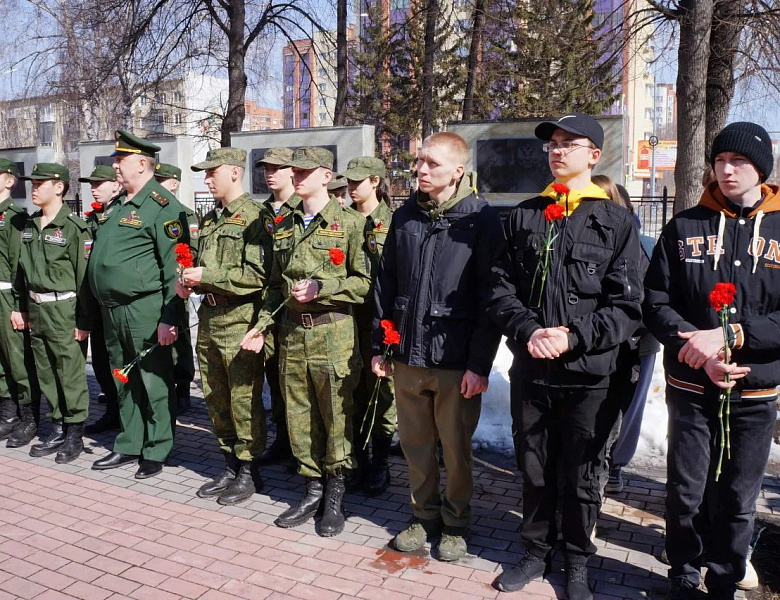 В Бердске стартовал патриотический слёт-фестиваль «Белые журавли»