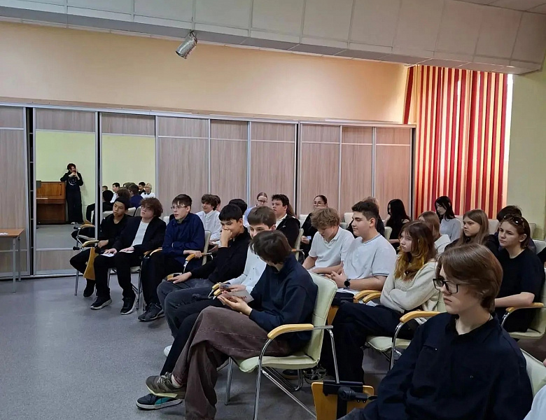     Амбассадоры кластера «Строитель будущего» провели классный час в школе № 175