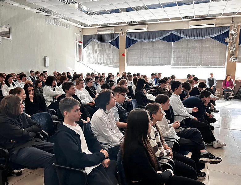 Будущее строится сегодня: преподаватель Штумпф Мария Георгиевна вместе с Амбассадорами Профессионалитета в Гимназии №7!