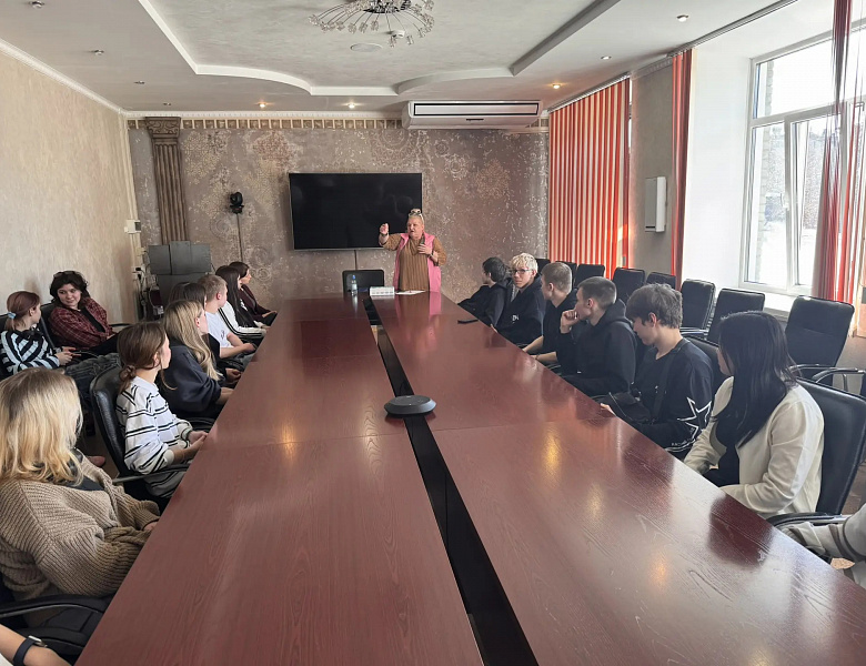Прошла увлекательная, но очень важная встреча со специалистом Центра репродуктивного здоровья!