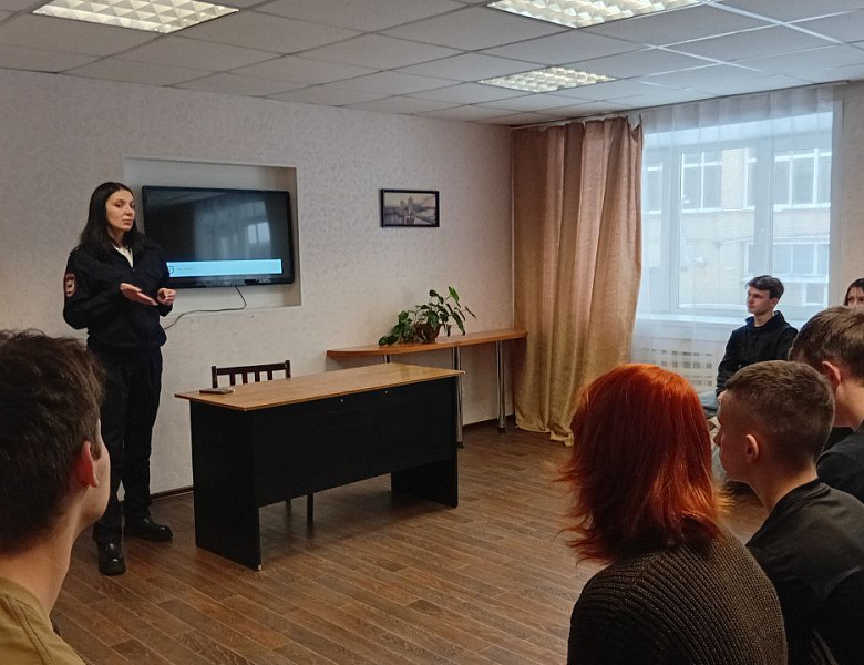Правовой ликбез в общежитии НАСК: инспектор ПДН рассказала студентам о безопасности — в жизни и в сети