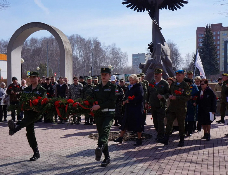 В Бердске стартовал патриотический слёт-фестиваль «Белые журавли»