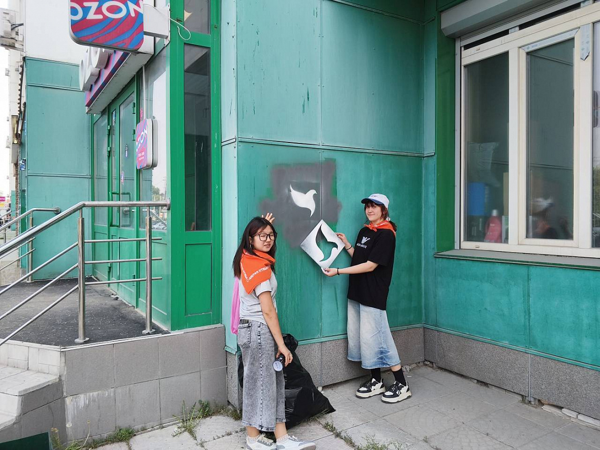Новосибирские волонтеры продолжают борьбу с "наркотической паутиной" на улицах города