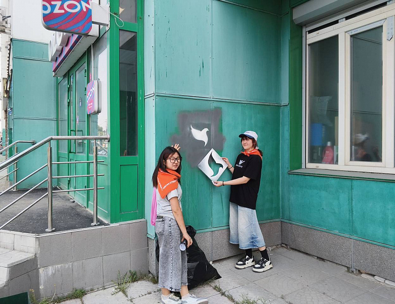 Новосибирские волонтеры продолжают борьбу с "наркотической паутиной" на улицах города