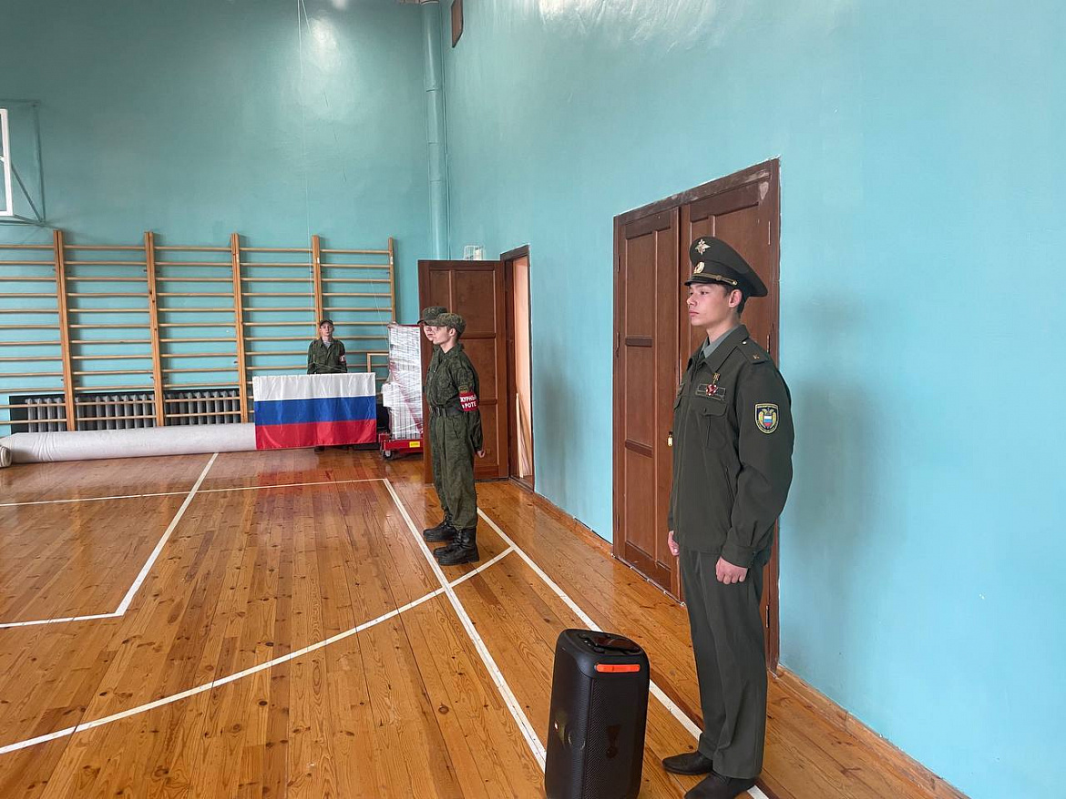 Первый подъём флага в этом учебном году!