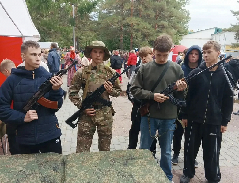 Студенты НАСК погрузились в традиции на фестивале «Где стоишь — там и поле Куликово!»