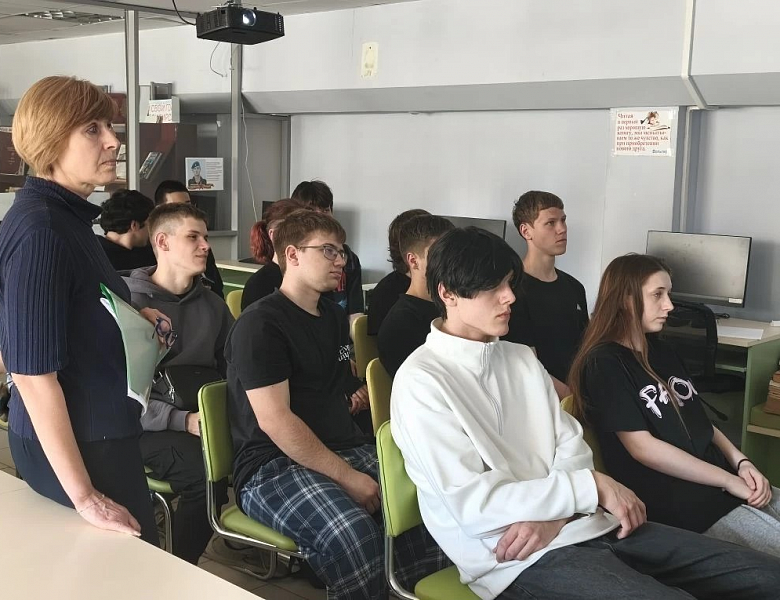  В Новосибирском архитектурно-строительном колледже почтили память жертв Чернобыльской катастрофы